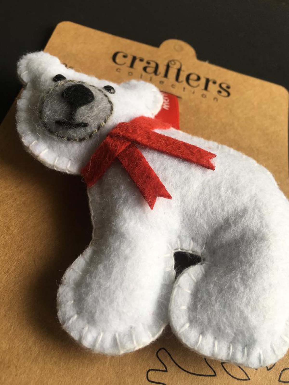 F001 - White Polar Bear
